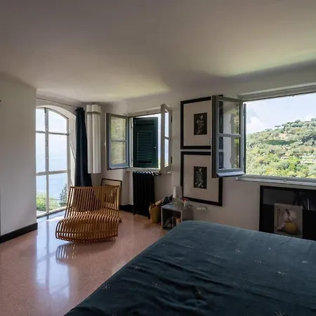 In - With 5 Bedrooms And A Splendid View Guest house *